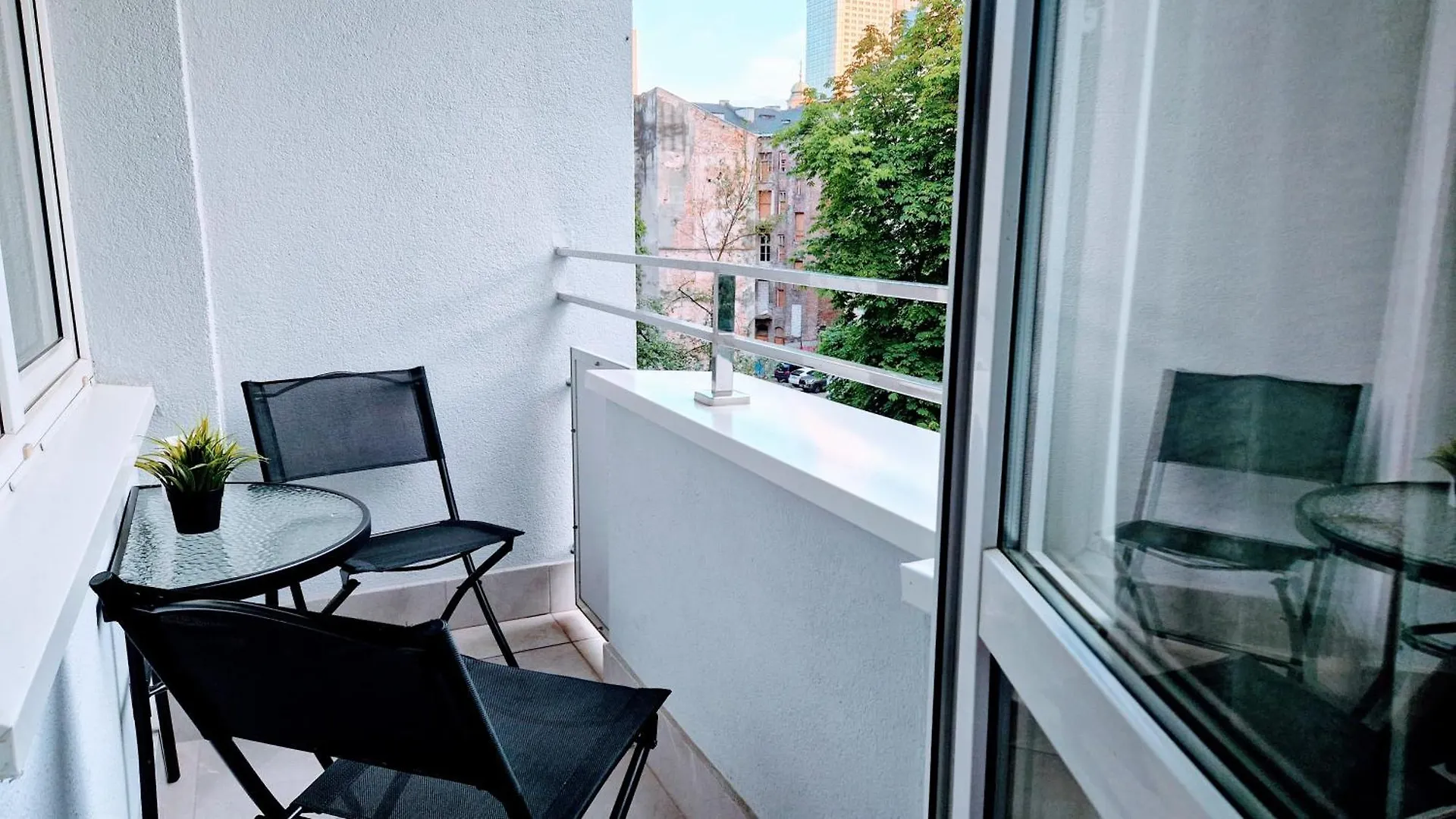 Apartment Krolewska Centrum Apartament 4X Warschau Polen